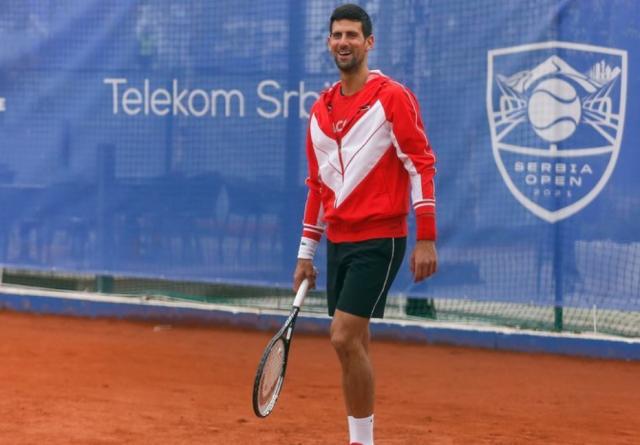 纳豆德约就“痴迷”争锋相对  一场误会引发的口水？